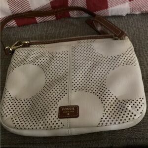 Creme Fossil crossbody purse excellent condition